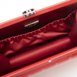 CHANEL clutch in red patent leather