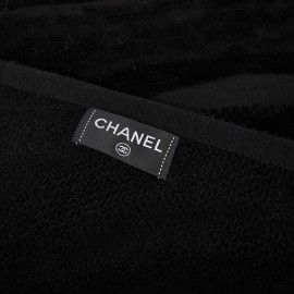 Serviette de plage CHANEL noire logo camélia CC