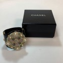  Manchette CHANEL résine noire, verre et perles