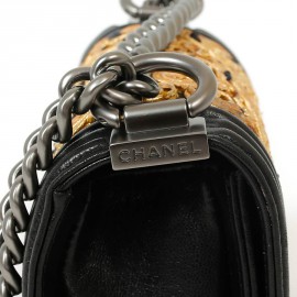 Mini sac Boy CHANEL cuir d'agneau noir et dentelle dorée