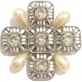 Broche CHANEL sertie de brillants