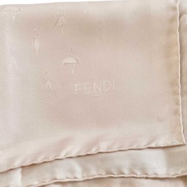 foulard FENDI extra large en soie 100%