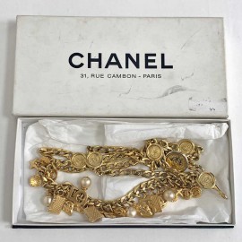 CHANEL Vintage Chain and Charms Necklace-Belt 