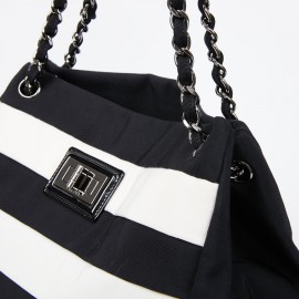 Sac CHANEL en piqué noir et blanc