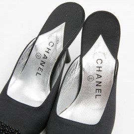 Sandales CHANEL T39 neuves noires bout perles