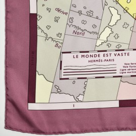 HERMES Scarf "Le monde est vaste" 